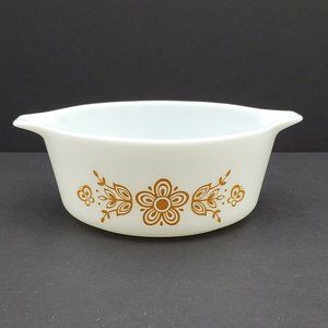 Pyrex 472-B 750 ml Butterfly Gold Casserole Dish Gold on White Baking Dish